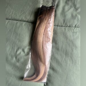 Covet and Mane Bondi Blonde Hair Extensions NWT